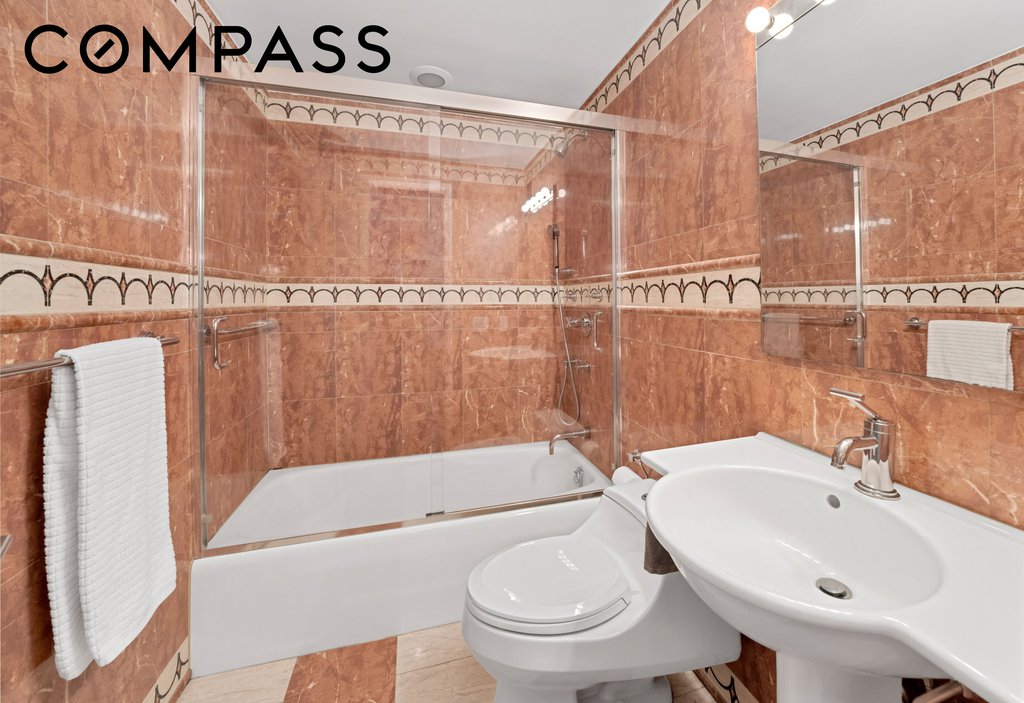 50 Sutton Place South, Unit 2A photo 8