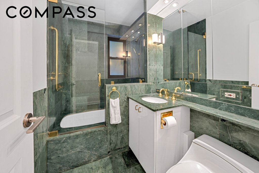 50 Sutton Place South, Unit 2A photo 10