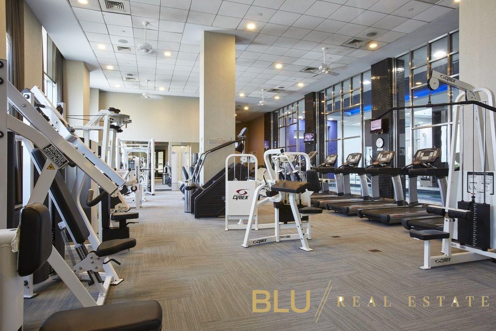 220 Riverside Boulevard, Unit 16L photo 9