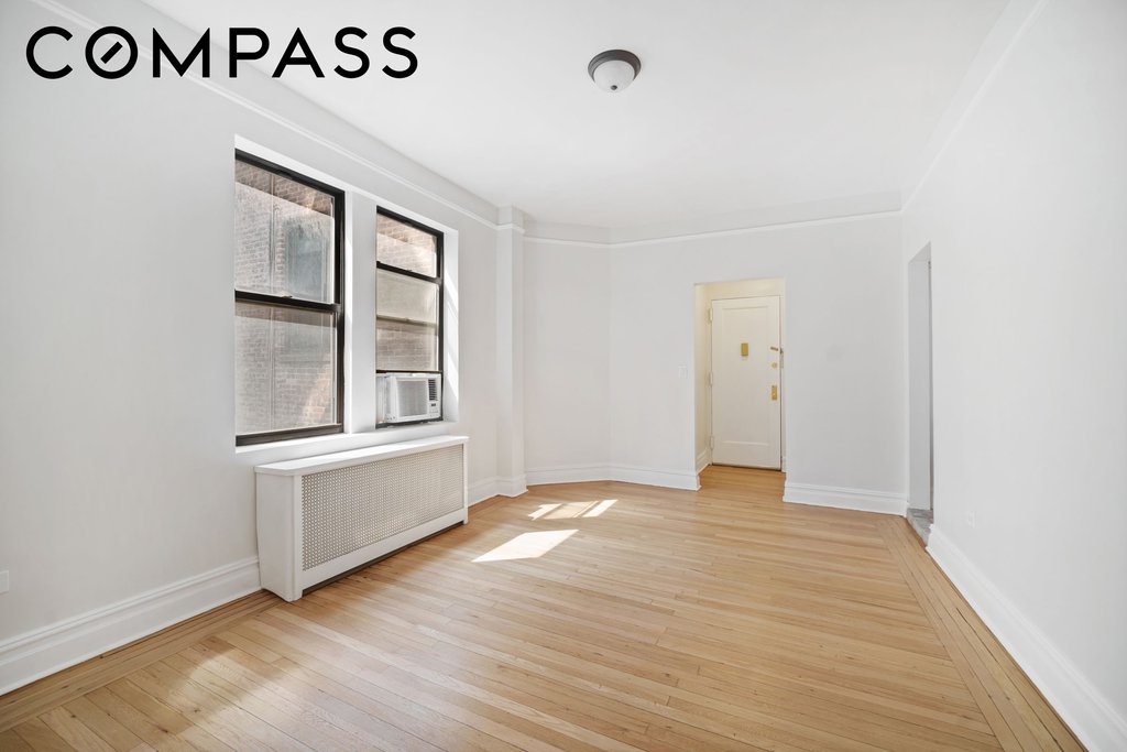 690 Riverside Drive, Unit 3F photo 2