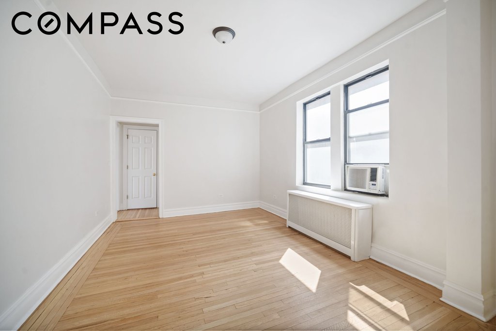 690 Riverside Drive, Unit 3F photo 3