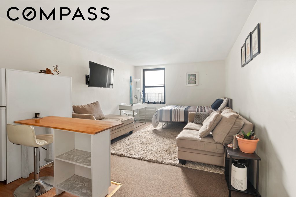 649 Second Avenue, Unit 4G photo 2