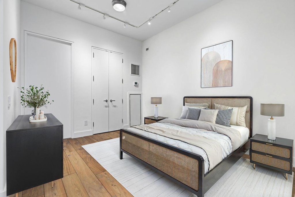 27-28 Thomson Avenue, Unit 608 photo 8
