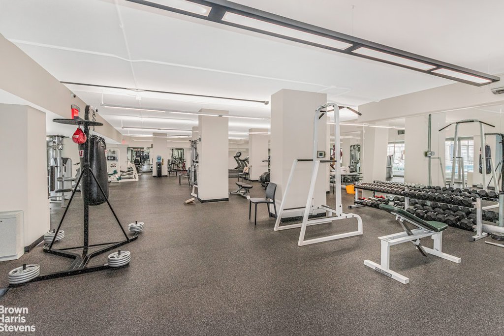 2500 Johnson avenue, Unit 5F