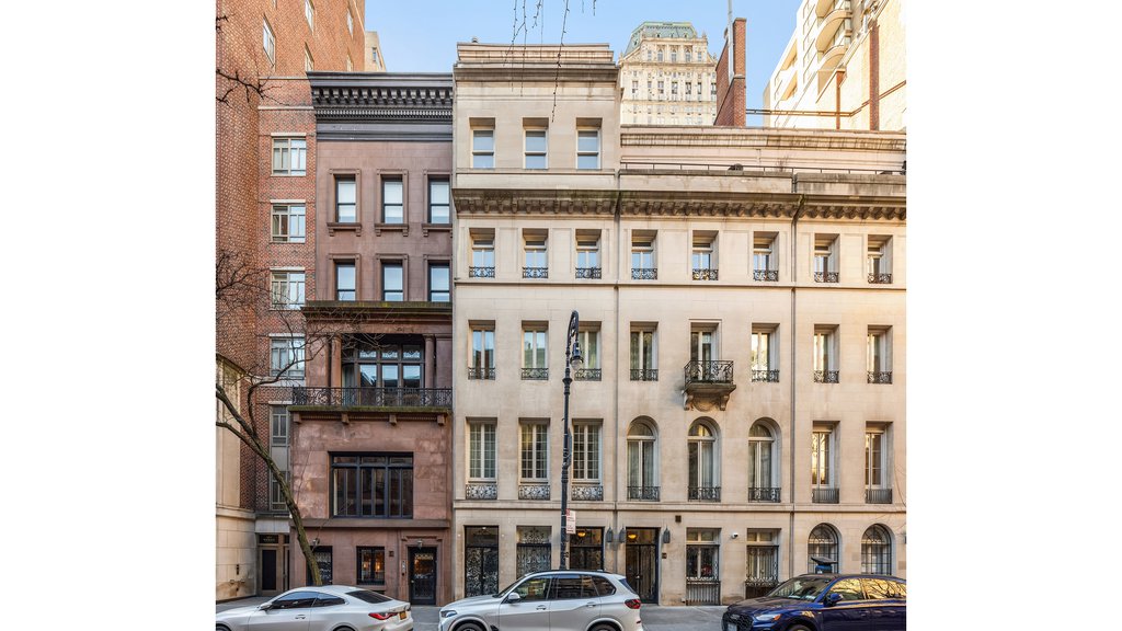 18 East 62nd Street – For Sale photo 2