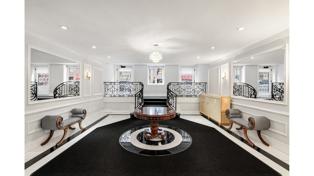 18 East 62nd Street – For Sale photo 3