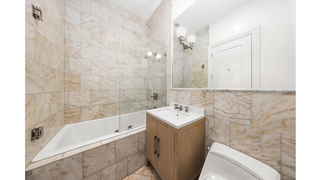 18 East 62nd Street – For Sale photo 17
