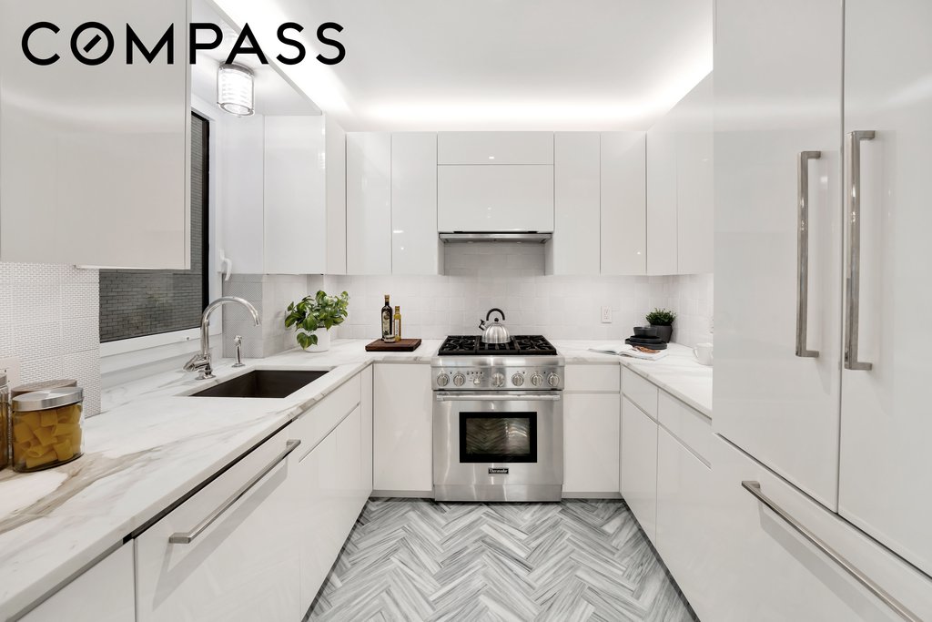 860 Fifth Avenue, Unit 4M photo 4