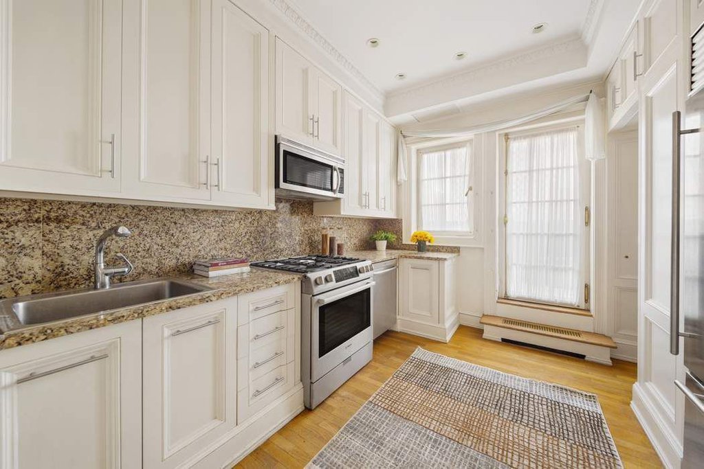 333 East 68th Street, Unit PHA photo 6