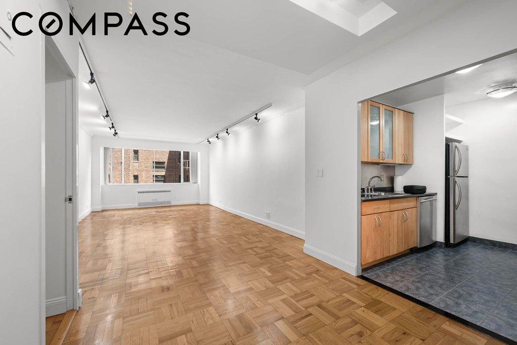 333 East 69th Street, Unit 3A photo 2