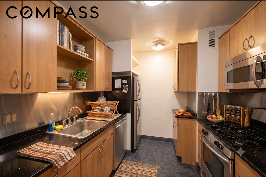 333 East 69th Street, Unit 3A photo 10