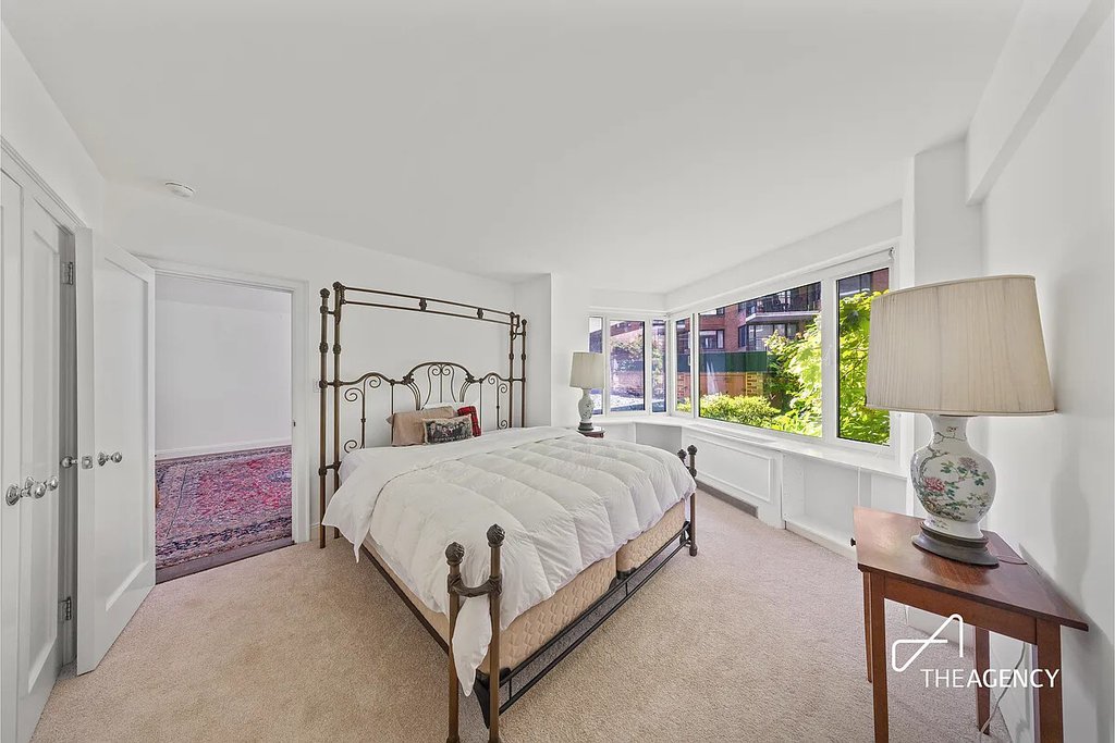 60 Sutton Place South, Unit 2FN photo 3