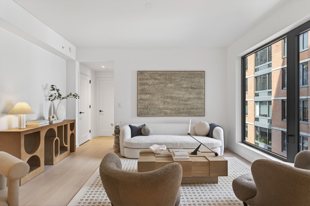 609 Second Avenue, Unit 1001 photo 2