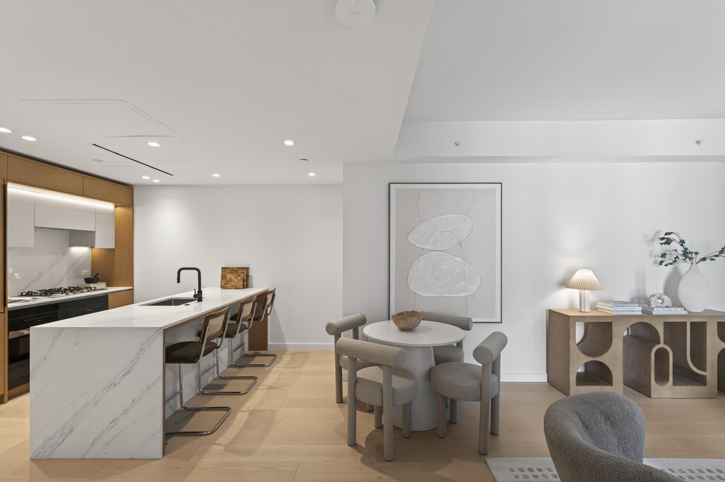 609 Second Avenue, Unit 1001 photo 3