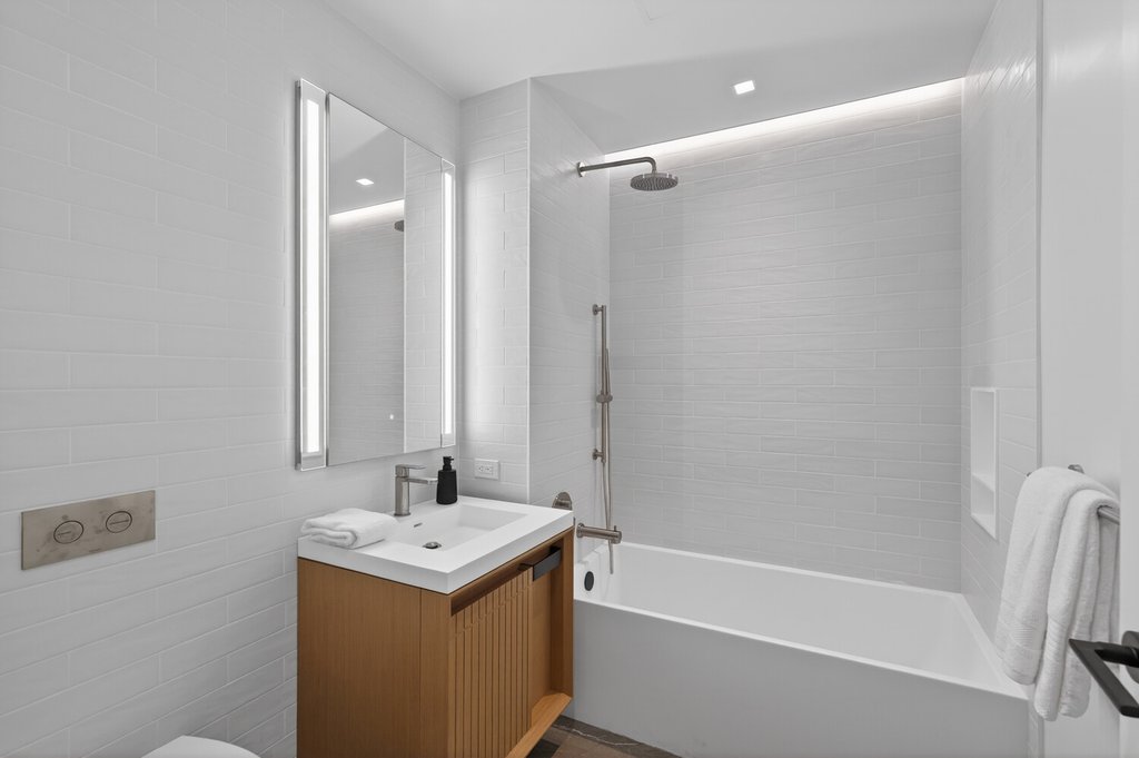 609 Second Avenue, Unit 1001 photo 8