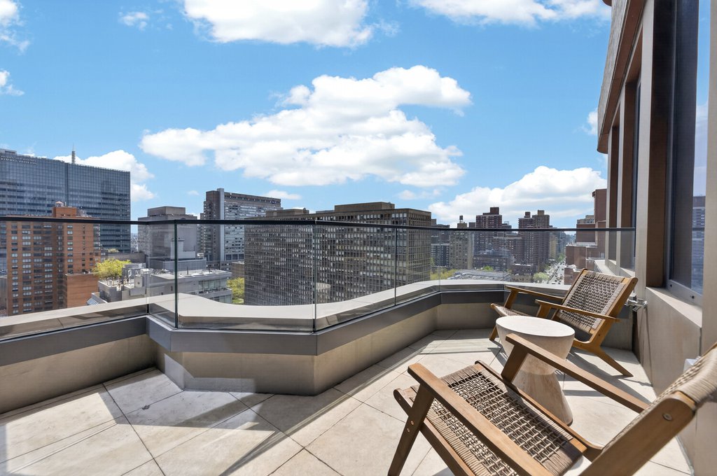 609 Second Avenue, Unit PH3 photo 2