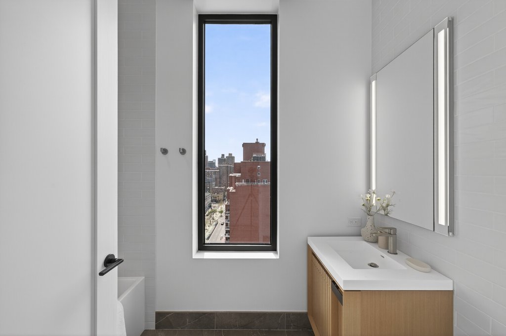 609 Second Avenue, Unit PH3 photo 9