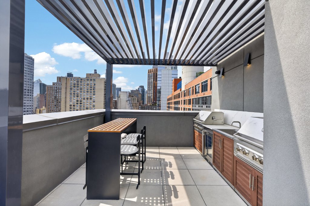 609 Second Avenue, Unit PH3 photo 17