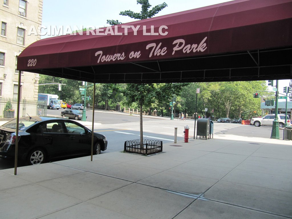 220 Manhattan Avenue, Unit 1F photo 6