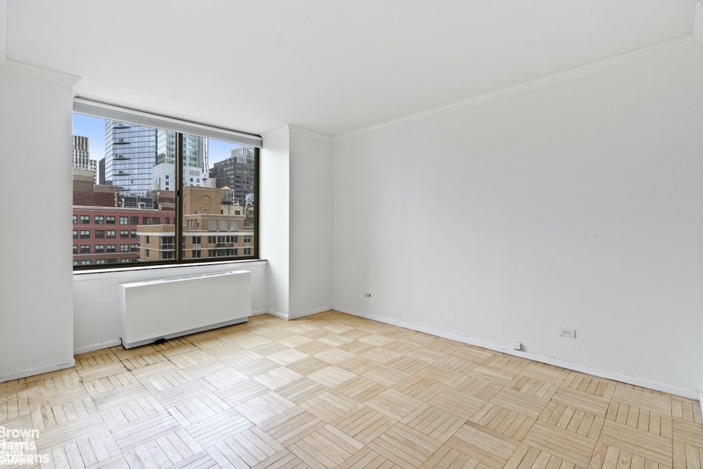236 East 47th Street, Unit 21B photo 12