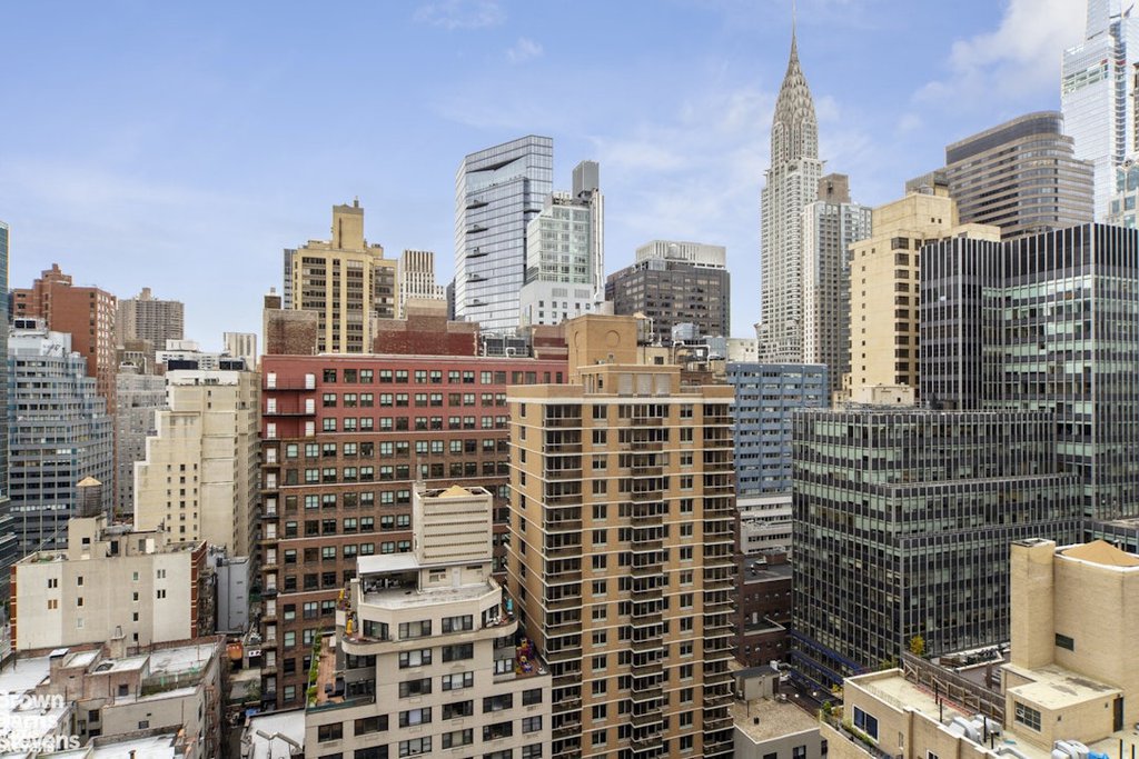 236 East 47th Street, Unit 21B photo 32