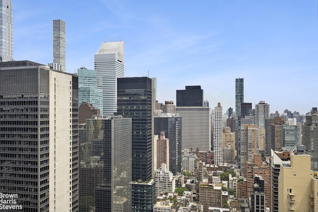 236 East 47th Street, Unit 21B