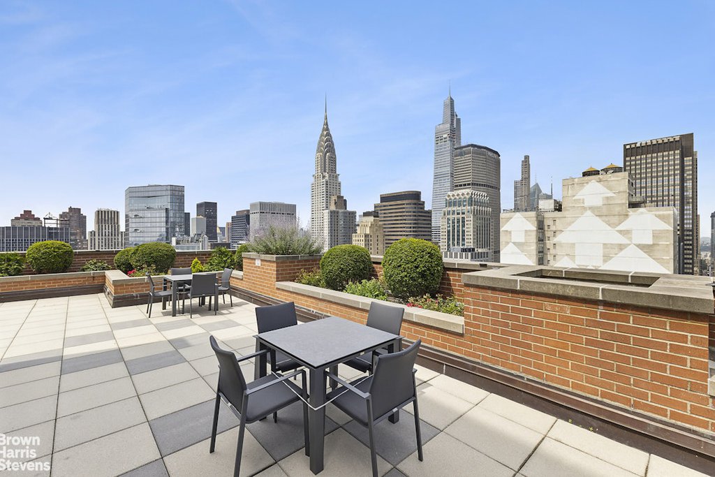 236 East 47th Street, Unit 21B photo 21