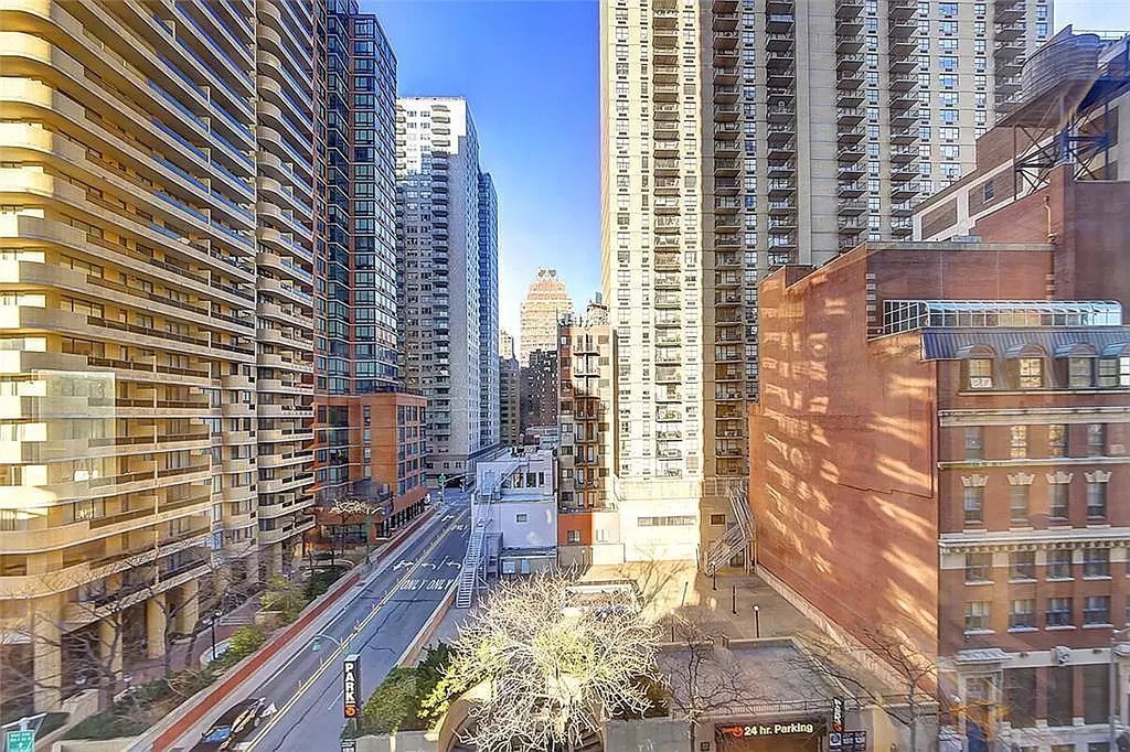 330 East 38th Street, Unit 8E photo 7
