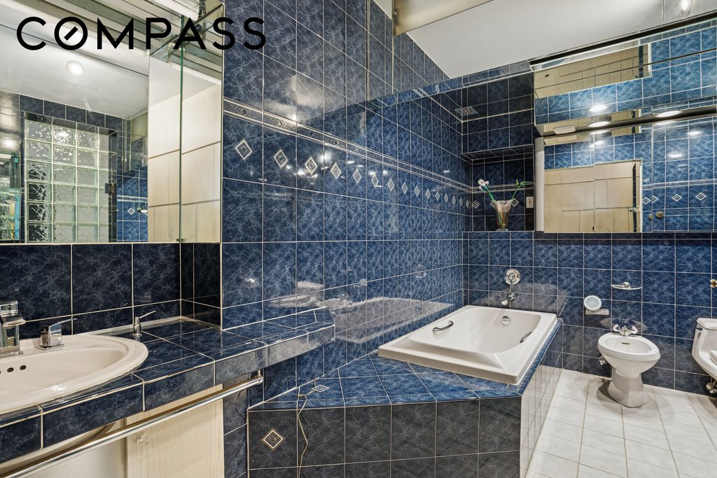 425 East 58th Street, Unit 18D photo 7