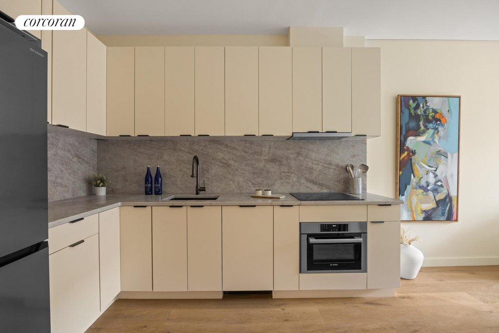 598 Sterling Place, Unit 2R photo 4