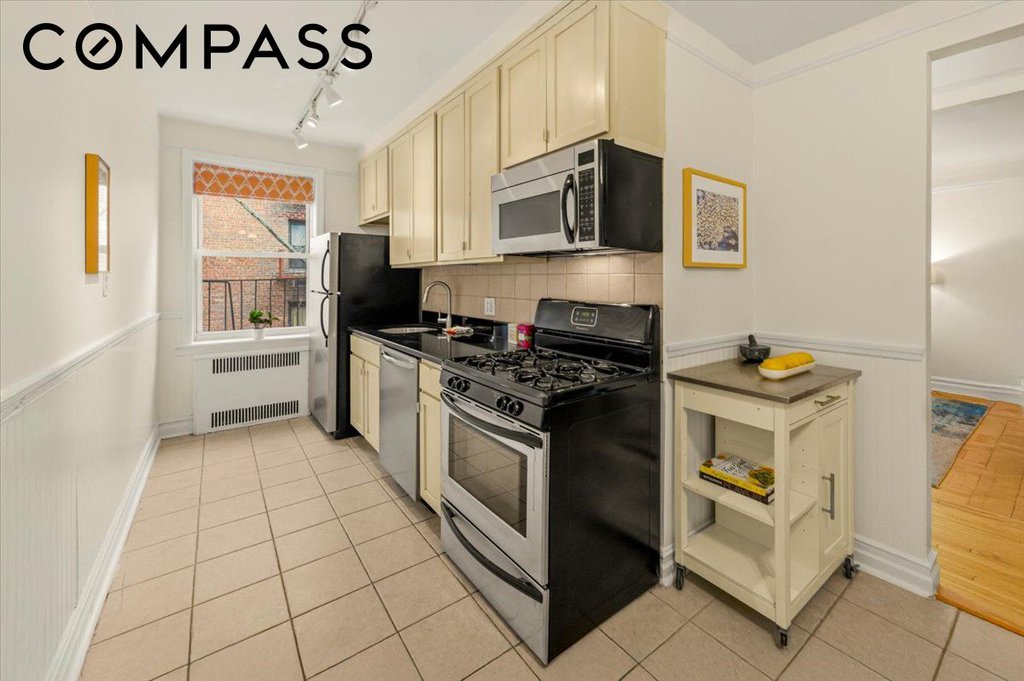 385 Argyle Road, Unit 4A photo 13