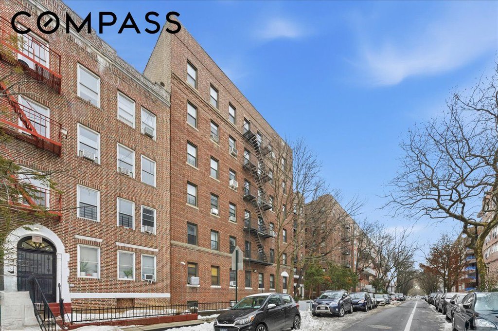 385 Argyle Road, Unit 4A photo 23