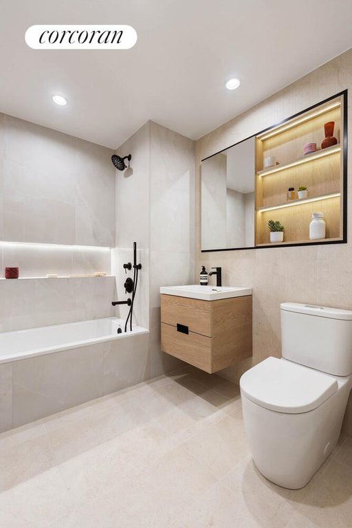 25-23 Newtown Avenue, Unit PHA photo 5