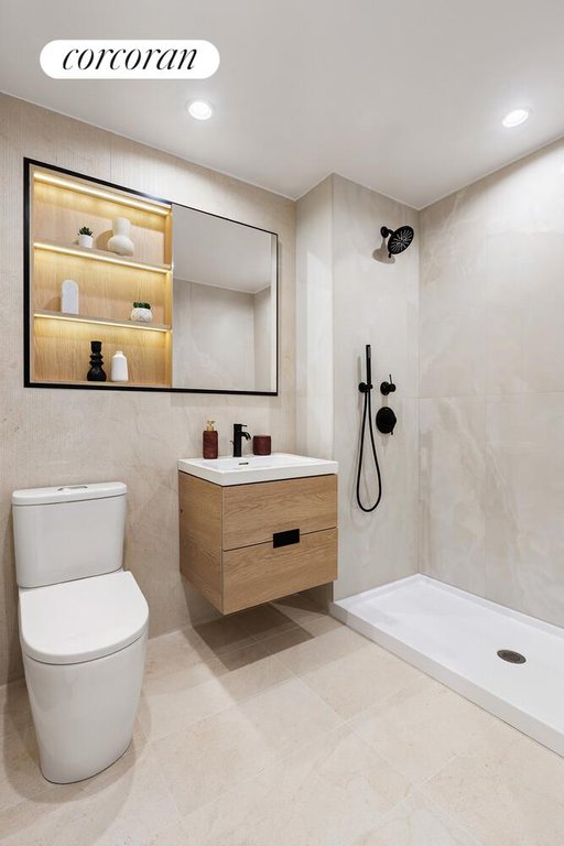 25-23 Newtown Avenue, Unit 2E photo 6
