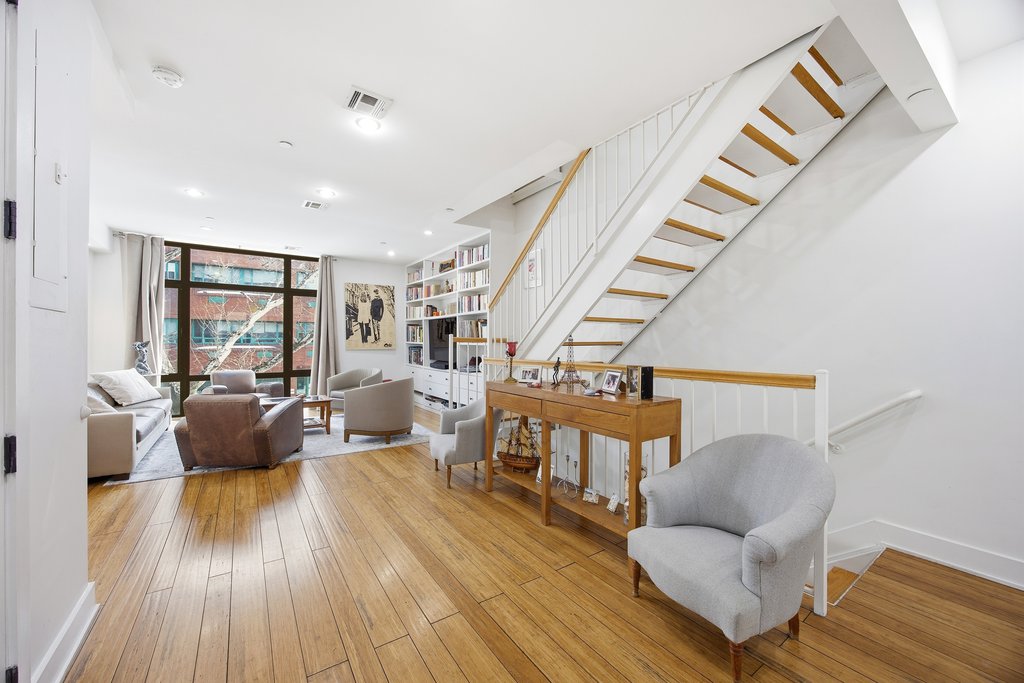 2022 Madison Avenue, Unit 2022 photo 2
