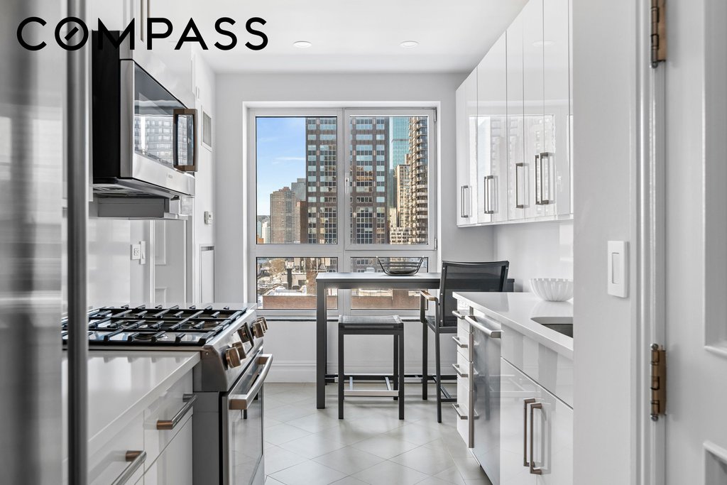 351 East 51st Street, Unit 9C photo 4