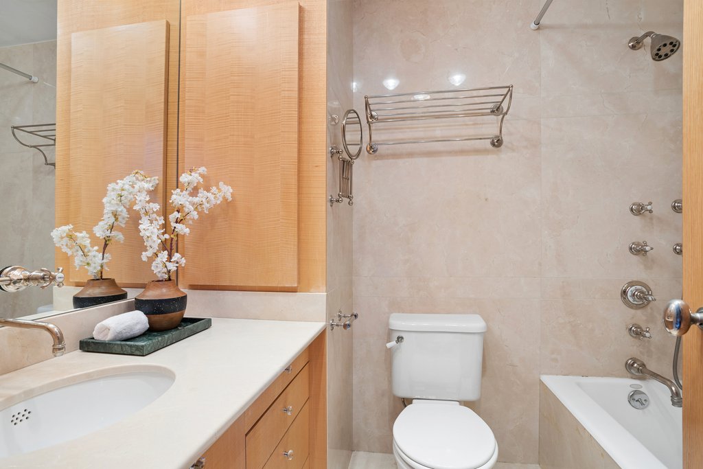 188 East 70th Street, Unit 11D photo 8