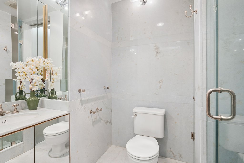 188 East 70th Street, Unit 11D photo 9