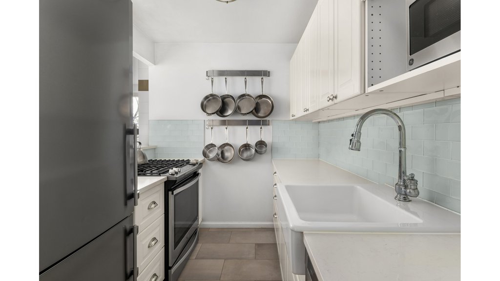 303 West 66th Street, Unit 4HE photo 4