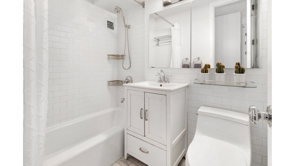 303 West 66th Street, Unit 4HE photo 10