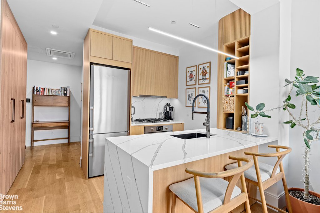 183 Mcguinness Street, Unit 3A photo 2