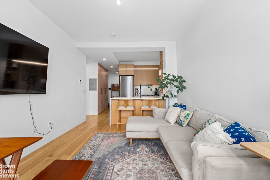 183 Mcguinness Street, Unit 3A photo 5