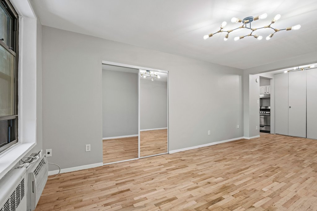 58-03 Calloway Street, Unit 4M photo 4