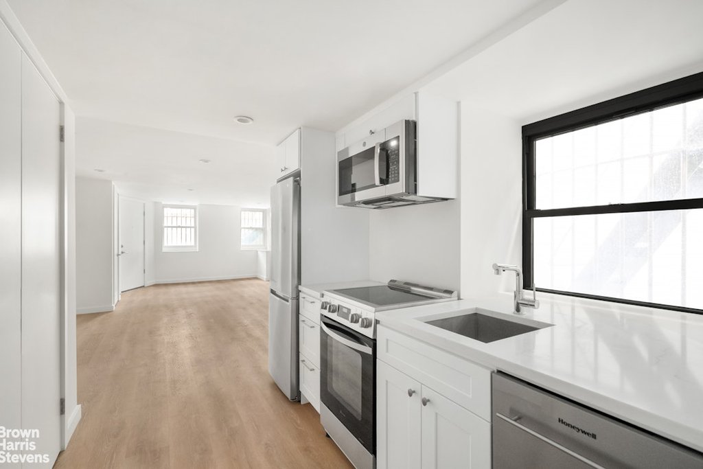 402 West 20th Street – For Sale photo 27