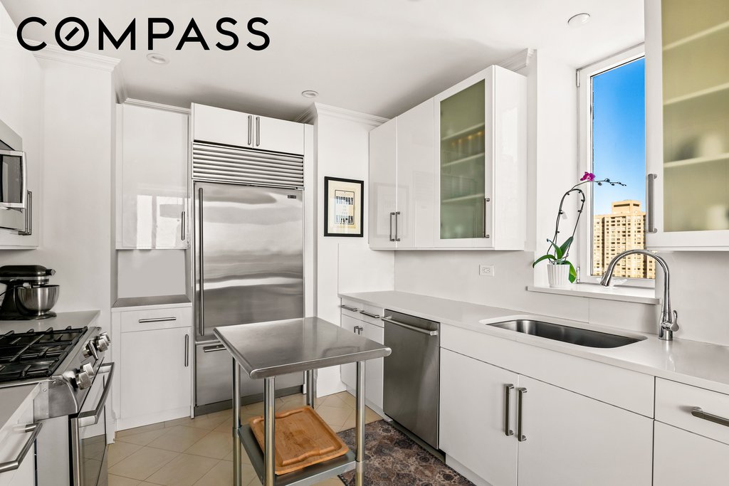 351 East 51st Street, Unit PH7A photo 3