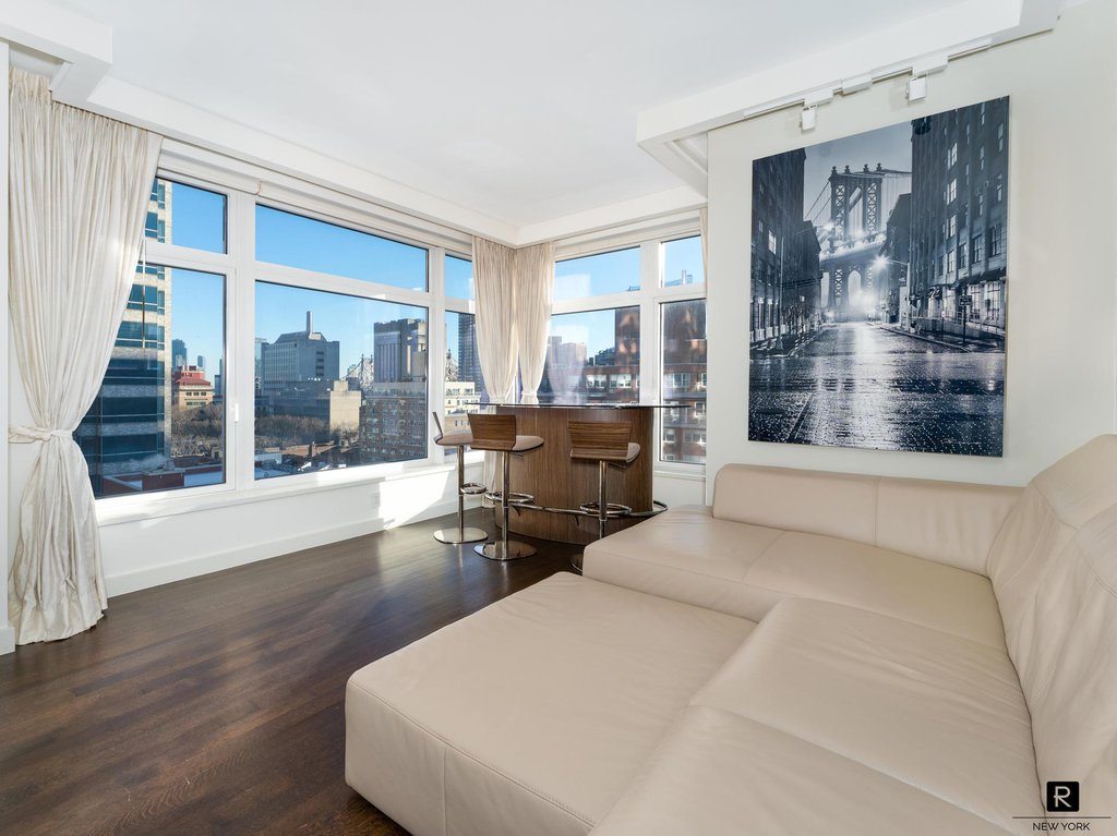 400 East 67th Street, Unit 10E photo 2