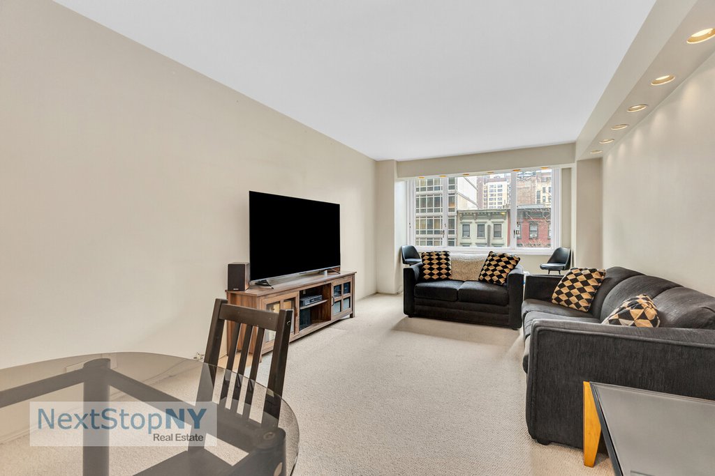245 East 54th Street, Unit 4K