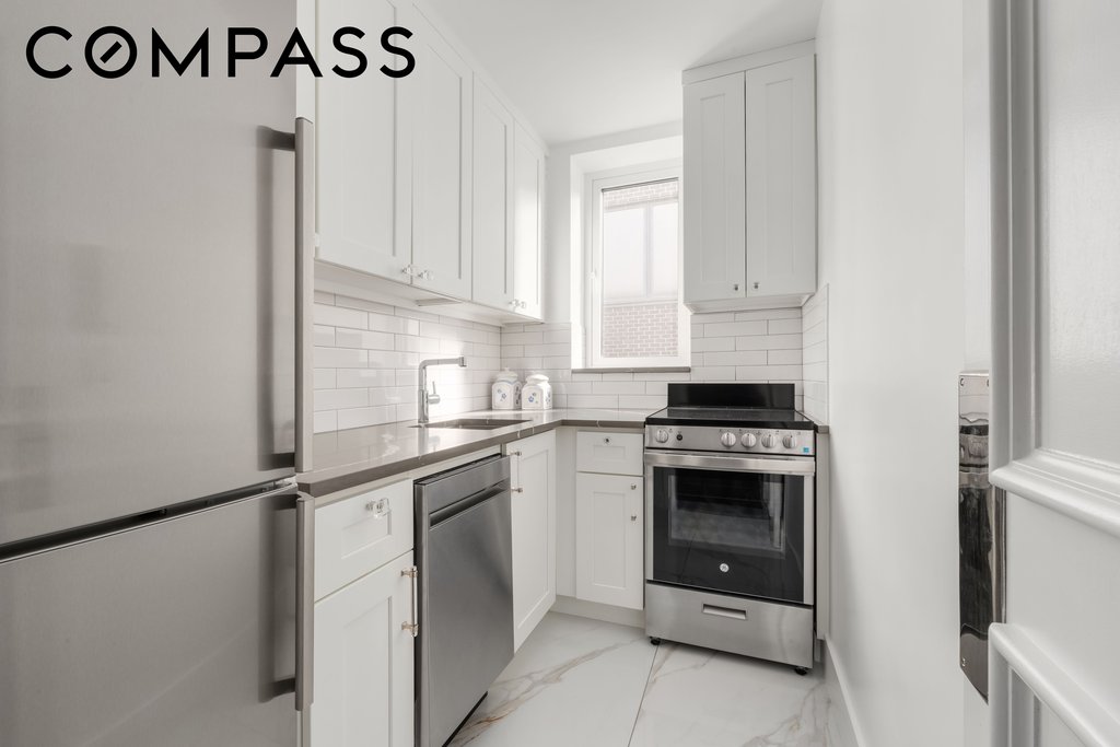 475 Park Avenue, Unit 15E photo 5