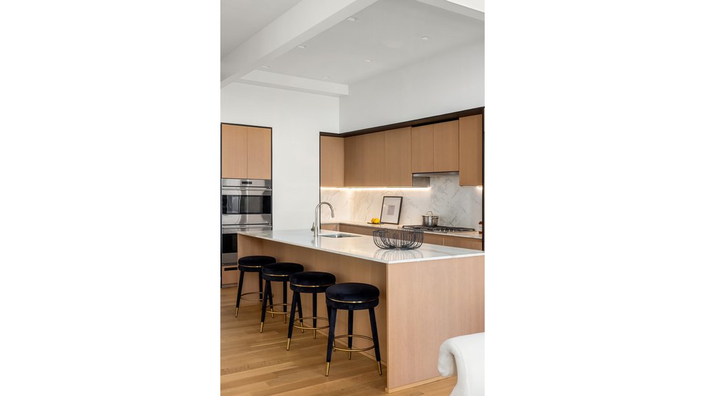 215 East 19th Street, Unit 8E photo 6