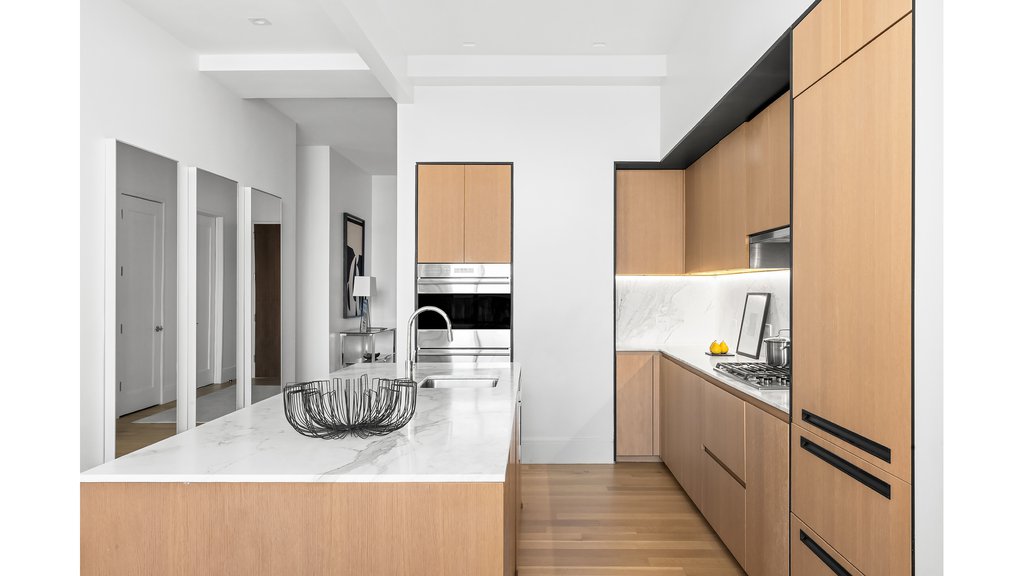 215 East 19th Street, Unit 8E photo 7